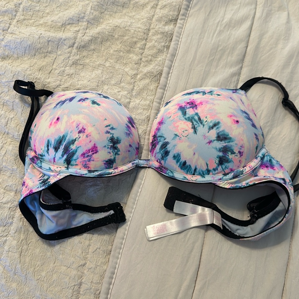 PINK Victoria’s Secret Push Up bra